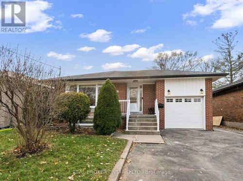 21 Decarie Circle, Toronto, ON - Outdoor