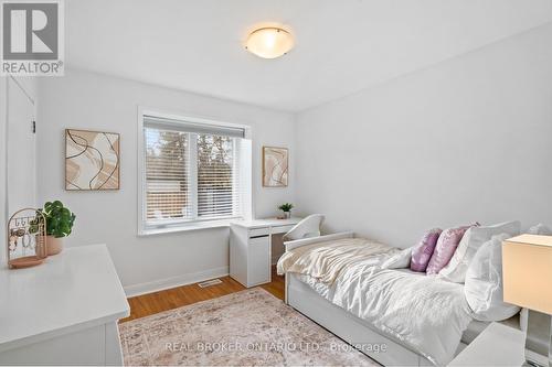 21 Decarie Circle, Toronto, ON - Indoor Photo Showing Bedroom