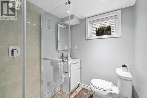 21 Decarie Circle, Toronto, ON - Indoor Photo Showing Bathroom