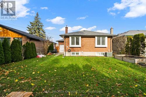 21 Decarie Circle, Toronto, ON - Outdoor