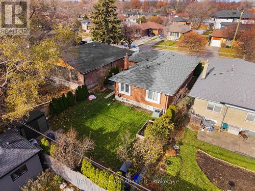 21 Decarie Circle, Toronto, ON - Outdoor