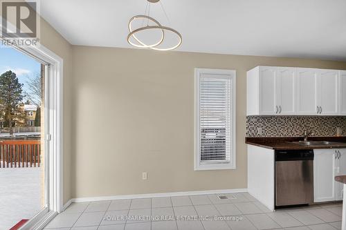 6410 Sablewood Place, Ottawa, ON - Indoor Photo Showing Kitchen