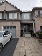 16 - 2019 TRAWDEN WAY  Oakville, ON L6M 0M3