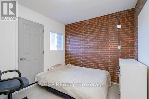 226 - 3025 The Credit Woodlands Drive, Mississauga, ON - Indoor Photo Showing Bedroom