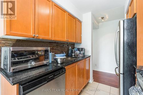 308 - 1 Elm Drive W, Mississauga, ON - Indoor Photo Showing Kitchen
