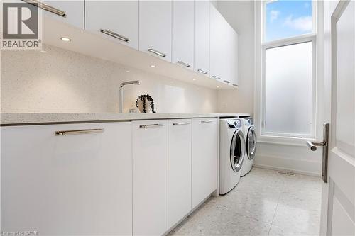 31 Reid Court, Puslinch, ON - Indoor Photo Showing Laundry Room