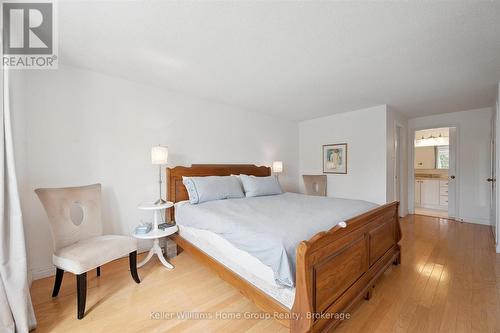 4 - 106 Woodlawn Road E, Guelph (Victoria North), ON - Indoor Photo Showing Bedroom