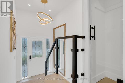 14 Henderson Avenue, Markham, ON - Indoor Photo Showing Other Room