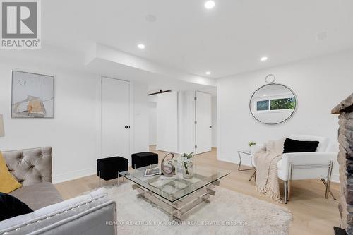 14 Henderson Avenue, Markham, ON - Indoor