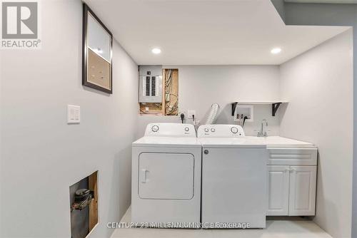 32 Gardenia Way, Caledon, ON - Indoor Photo Showing Laundry Room