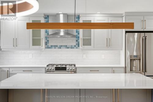 33 Commanche Drive, Ottawa, ON - Indoor Photo Showing Kitchen With Upgraded Kitchen