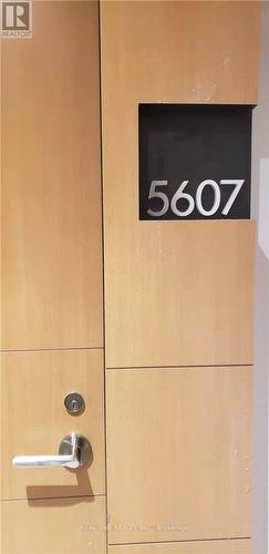 5607 - 11 Wellesley Street W, Toronto, ON - Indoor Photo Showing Other Room