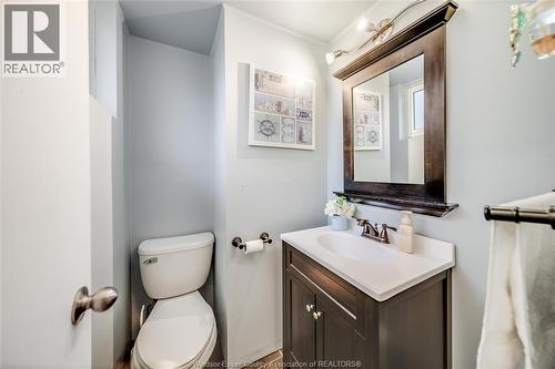 21 Pearl, Tilbury, ON - Indoor Photo Showing Bathroom