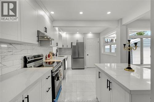 3104 Academy, Windsor, ON - Indoor Photo Showing Kitchen With Upgraded Kitchen