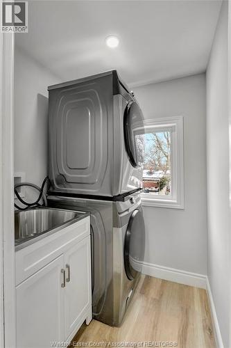 3104 Academy, Windsor, ON - Indoor Photo Showing Laundry Room