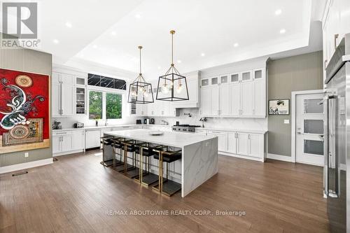 334 Third Lane, Oakville, ON - Indoor Photo Showing Kitchen