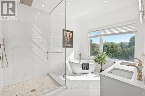 334 Third Lane, Oakville, ON - Indoor Photo Showing Bathroom