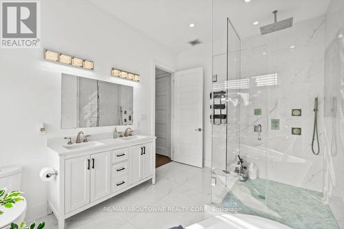 334 Third Lane, Oakville, ON - Indoor Photo Showing Bathroom