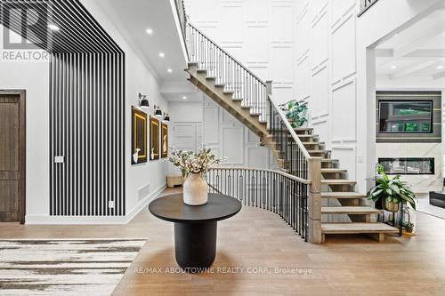 334 Third Lane, Oakville, ON - Indoor Photo Showing Other Room
