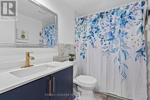 42 Grove Street, Welland (Welland Downtown), ON - Indoor Photo Showing Bathroom