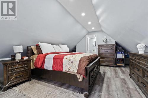 42 Grove Street, Welland (Welland Downtown), ON - Indoor Photo Showing Bedroom