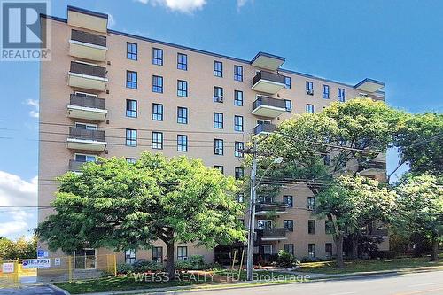 404 - 1101 PHARMACY AVENUE  Toronto, ON M1R 2H2