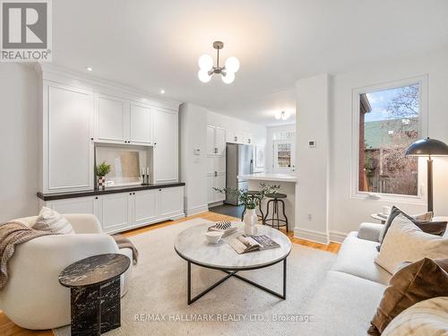 132 Withrow Avenue, Toronto, ON - Indoor Photo Showing Living Room