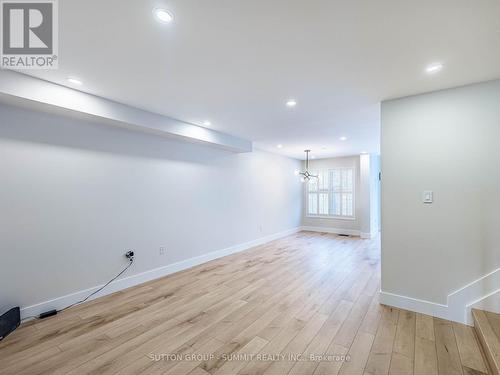 7676 Black Walnut Trail E, Mississauga, ON - Indoor Photo Showing Other Room