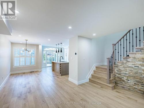 7676 Black Walnut Trail E, Mississauga, ON - Indoor Photo Showing Other Room