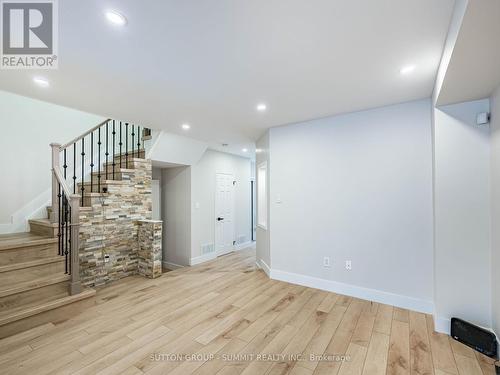 7676 Black Walnut Trail E, Mississauga, ON - Indoor Photo Showing Other Room