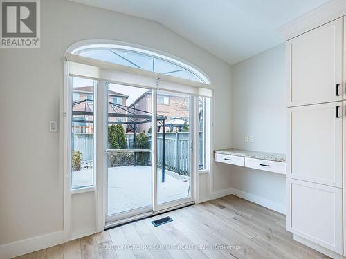 7676 Black Walnut Trail E, Mississauga, ON - Indoor Photo Showing Other Room