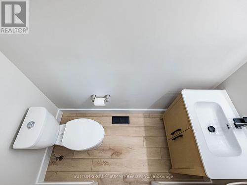 7676 Black Walnut Trail E, Mississauga, ON - Indoor Photo Showing Bathroom