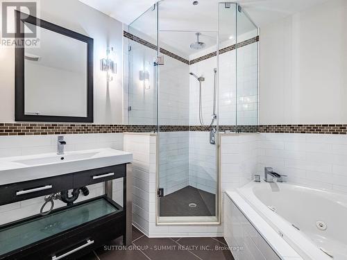 7676 Black Walnut Trail E, Mississauga, ON - Indoor Photo Showing Bathroom