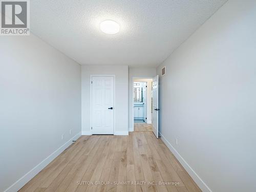7676 Black Walnut Trail E, Mississauga, ON - Indoor Photo Showing Other Room