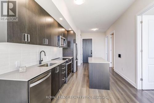 2202 - 3220 William Coltson Avenue, Oakville, ON - Indoor Photo Showing Kitchen With Upgraded Kitchen