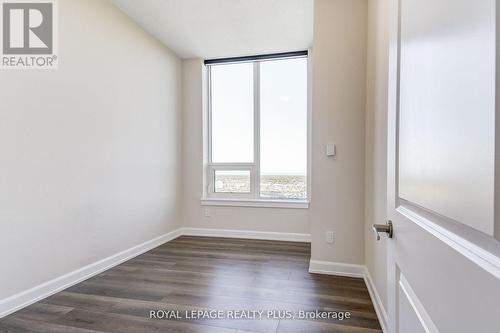 2202 - 3220 William Coltson Avenue, Oakville, ON - Indoor Photo Showing Other Room