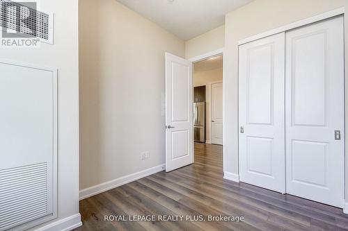2202 - 3220 William Coltson Avenue, Oakville, ON - Indoor Photo Showing Other Room