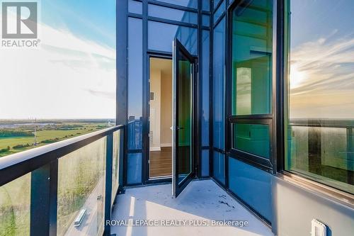 2202 - 3220 William Coltson Avenue, Oakville, ON - Outdoor With View With Exterior