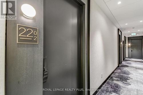 2202 - 3220 William Coltson Avenue, Oakville, ON - Indoor Photo Showing Other Room