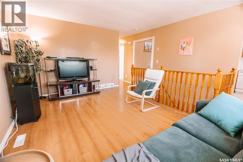 29 Nathan Street, Regina, SK - Indoor Photo Showing Living Room