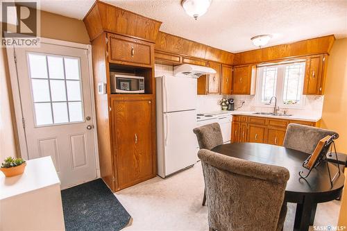 29 Nathan Street, Regina, SK - Indoor Photo Showing Kitchen With Double Sink