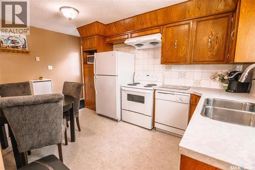29 Nathan Street, Regina, SK - Indoor Photo Showing Kitchen With Double Sink