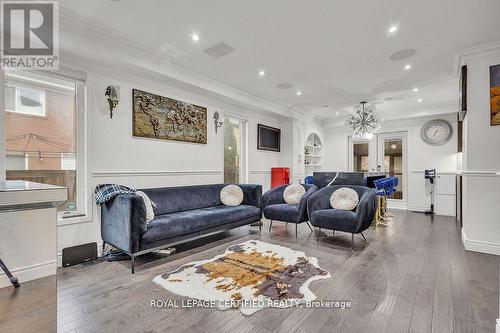 21 Dunure Crescent, Brampton, ON - Indoor Photo Showing Living Room