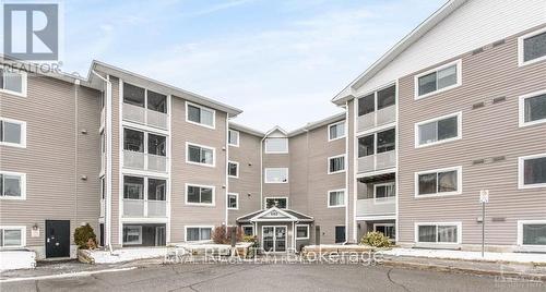 213 316 LORRY GREENBERG DRIVE  Ottawa, ON K1T 2P4