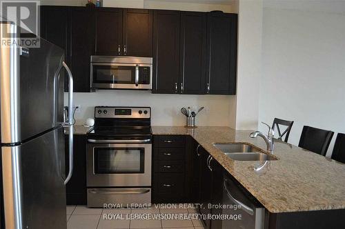 605 - 7400 Markham Road, Markham, ON - Indoor Photo Showing Kitchen With Double Sink With Upgraded Kitchen