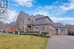 94 BYRON STREET  Oakville, ON L6J 7P9