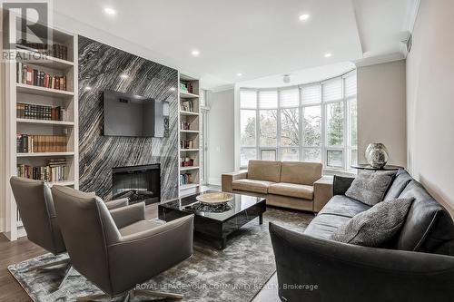 304 - 7071 BAYVIEW AVENUE  Markham, ON L3T 7Y8