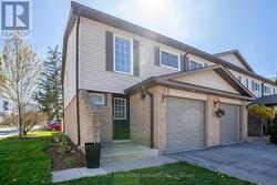 1 - 2411 SOVEREIGN STREET  Oakville, ON L6L 1M1