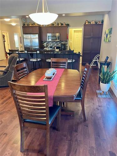 20 Bayhill Crescent, Brandon, MB - Indoor Photo Showing Dining Room