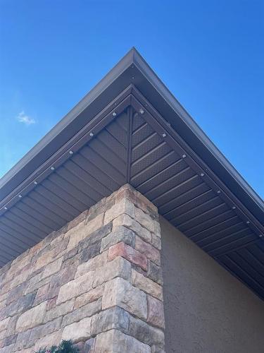 20 Bayhill Crescent, Brandon, MB - Outdoor